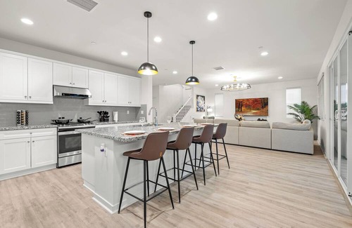 Ontario House | Family & Group/3 Tvs/6BD/4BA/8Beds/4 king beds/Arcade games