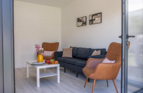 Harrow Apartment | Family & Group-Friendly 7-Bed House near The Great Barn Harrow with 3 Private Parking