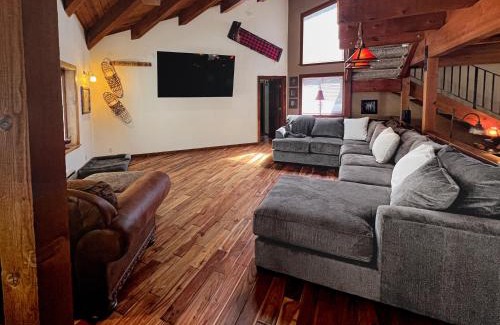 Graeagle House | Family-Friendly Retreat in Graeagle CA with King Bed Suite