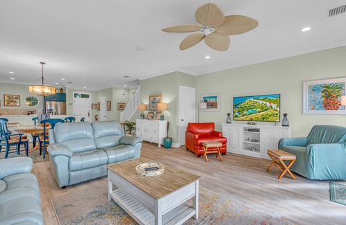 Indigo Reef Marina Homes House | Indigo Bliss: Updated Townhouse with Boat Dock & Pool
