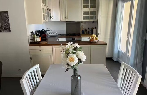 Noisy-le-Grand House | Ideal Family Retreat Near Paris and Disneyland with Breakfast