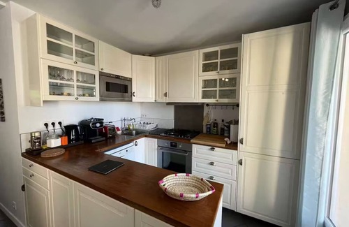 Noisy-le-Grand House | Ideal Family Retreat Near Paris and Disneyland with Breakfast