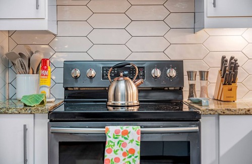 Interchange Square House | Family-Friendly Getaway Near Airport & Beautiful Beaches