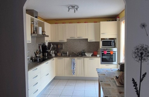 Ouveillan House | Family home with swimming pool and fenced area. Close to sea and mountains. Dogs allowed