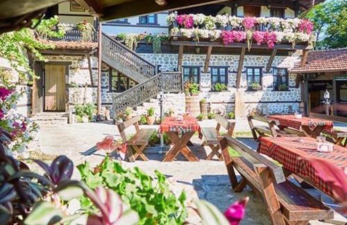 Dobrinishte Hotel | Family Retreat at Makedonska Kruchma with Spa & Hot Tub