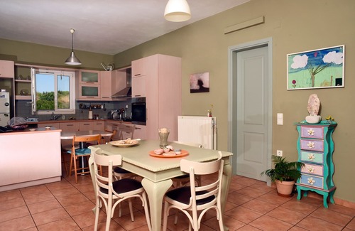 Syros House | Family House Friendly with Ocean View & Pool in Syros