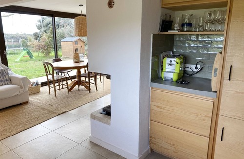 Pedrinya House | Family House in Empordà: Pet-Friendly with Spa and Breakfast