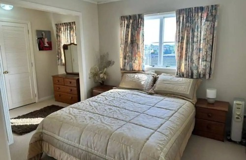 Somerville House | Family House in Auckland's Desired Golden Area
