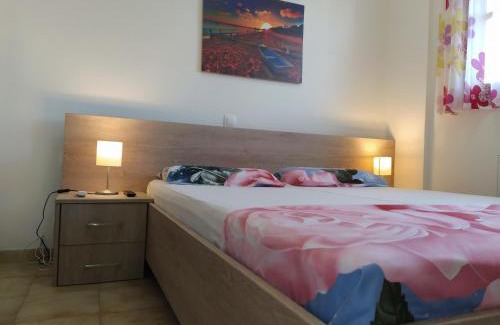 Drepano Apartment | Family Retreat Steps from the Beach in Drepano-Nafplio