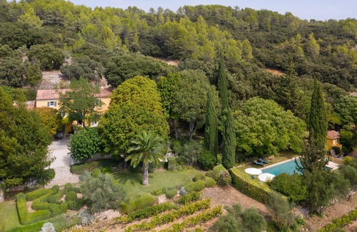 Pignans House | Tranquil Family Retreat Amidst Scenic Vineyard Escape