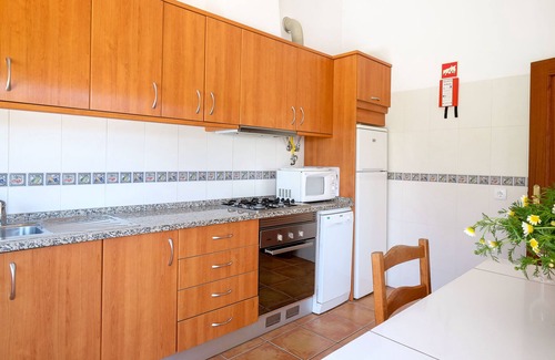 Santo Estevao Villa | Cozy Family Retreat with Private Pool in Serene Countryside