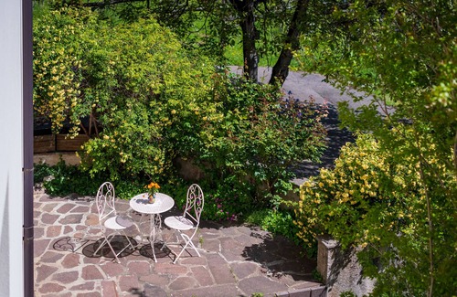Tramin Apartment | Family Apartment "Oleander" with Pool and Lake Views