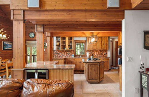 Truckee House | Donner Lake Vacation Lodge: Ideal Getaway with Pool & Pet-Friendly