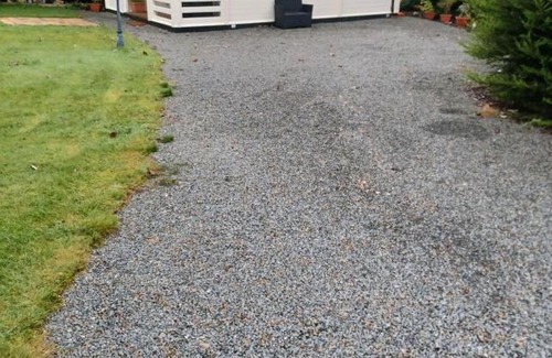 Letterkenny House | Cozy Family Log Cabin: Pet-Friendly Retreat for All
