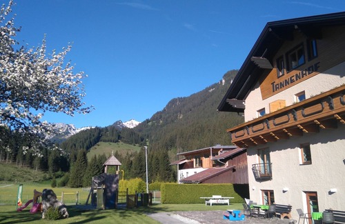 Lechaschau Apartment | Pet-Friendly Family Retreat with Lake View and Spa