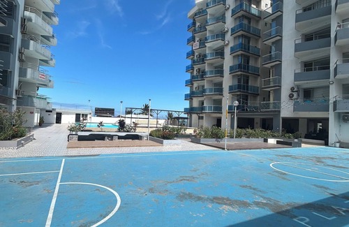 Tonsupa Apartment | Family Oasis in Tonsupa – Spacious 3-BR Apartment with AC Near the Beach