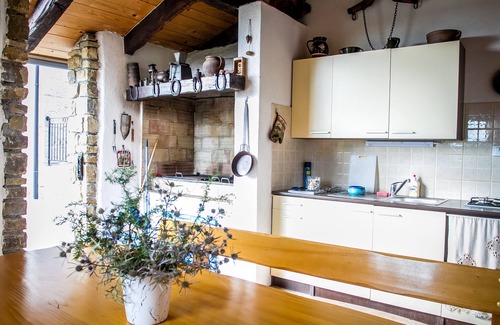Buzet Villa | Family-Friendly Vintage Stone Villa with Pool in Istria