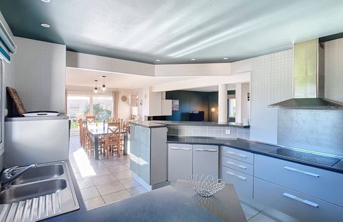Agon-Coutainville House | Family Paradise: Beachside Haven with Heated Pool Awaits