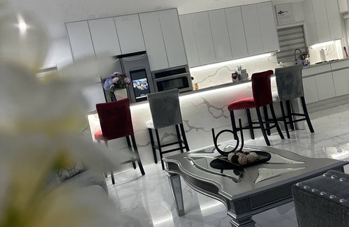 Miami Gardens House | Family Paradise: Fun Activities and Ocean Views Await!
