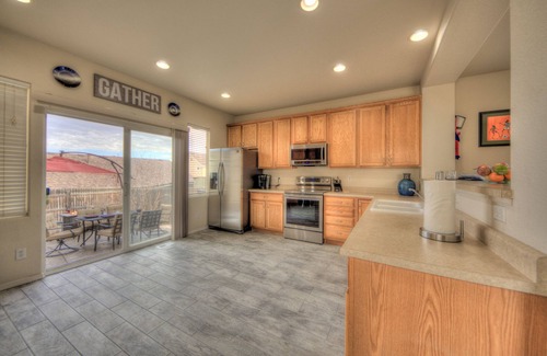 Colorado Springs House | Comfortable Family & Pet Friendly Retreat with Maid Service