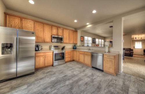 Colorado Springs House | Comfortable Family & Pet Friendly Retreat with Maid Service
