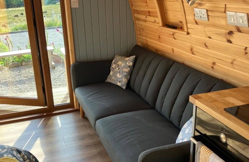 Ardgay Cabin | Family Pod: Cozy Stay for 2 Adults and 4 Kids