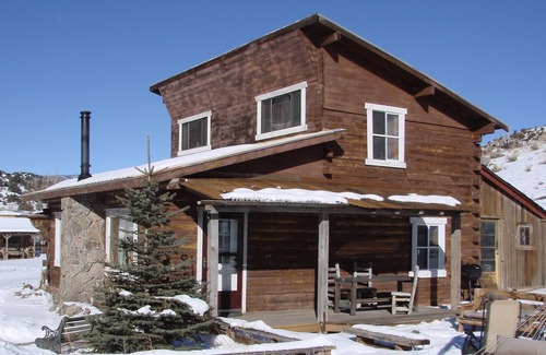 Del Norte Cabin | Family Ranch Retreat with Cozy Guest Cabin and Spa