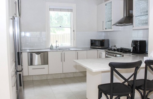 East Tamworth House | Family Retreat East Tamworth: Rated 10/10, Pet Friendly & Oceanfront