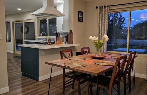 Tierrasanta House | Family Retreat with Kitchen & Hot Tub Near Zoo and Balboa Park