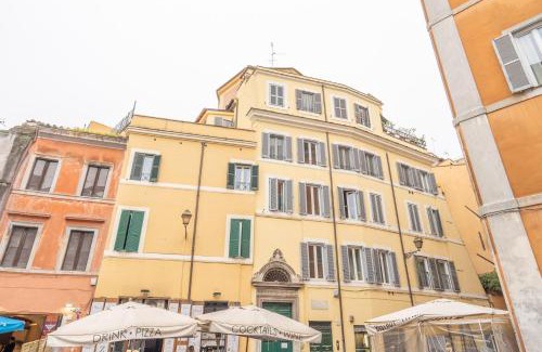 Roman Ghetto Apartment | Family Retreat in the Heart of the Ghetto by Houseeds