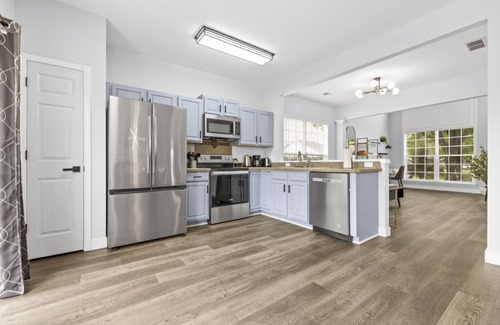 Charlotte House | Family Retreat with Modern Comforts