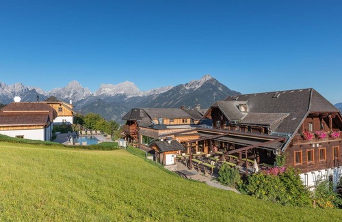 Vorderstoder Cabin | Family Room with Ocean View & Spa at Almresort Baumschlagerberg
