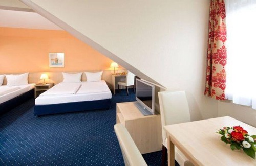 Wiederitzsch House | Cozy Family Room with Breakfast at ACHAT Hotel Leipzig Messe