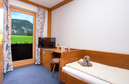 Mitterberg House | Family Room with Balcony at Hotel Berghof - Mitterberg