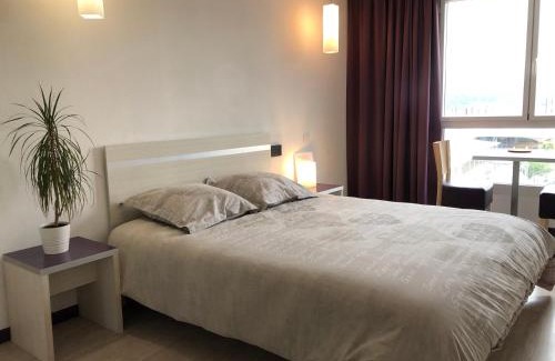 Lourdes Apartment | Cozy Family Studio Steps from Lourdes Station - Free WIFI