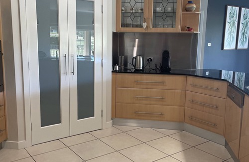 Hillvue House | Family-Friendly Retreat on Longyard Golf Course, Near AELEC