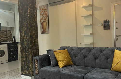 Fatih Apartment | Spacious Family Apartment Near Old Town - Child Friendly