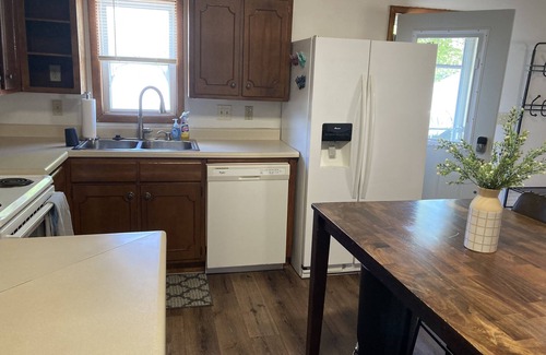 Kirksville Apartment | Pet-Friendly Family Condo with Deck and Convenient Laundry