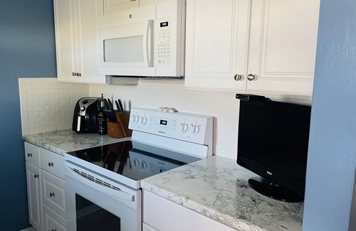 Kiska Beach House | Ideal Family Retreat: 2BR House Just Minutes from the Beach