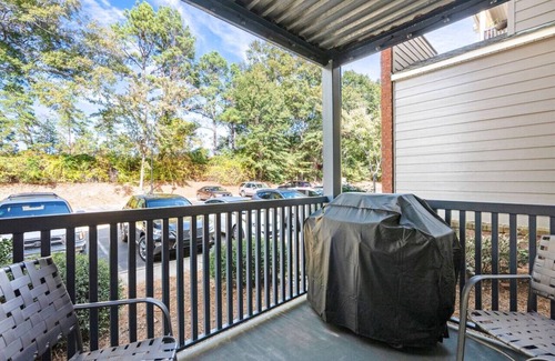 Auburn Apartment | Ideal Family Retreat Minutes from Downtown, Sleeps 10