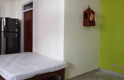Varanasi Apartment | Comfortable Homestay: Explore Kashi Near BHU Lanka Assi