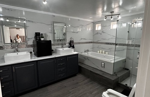 La Joya House | Family-Friendly Beach House with Pool and Hot Tub