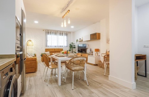 Seville Apartment | Family Suite at Luxe Nervión: Discover the Heart of Seville