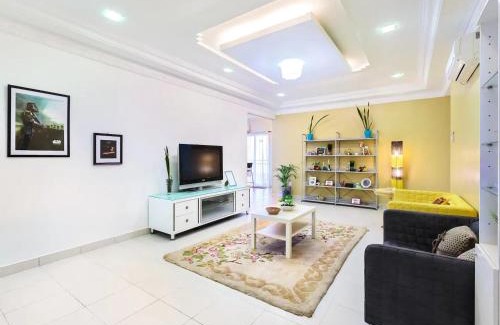 Taman Desa Tebrau Apartment | Family Suite at DESA TEBRAU - Ideal for Child-Friendly Stays