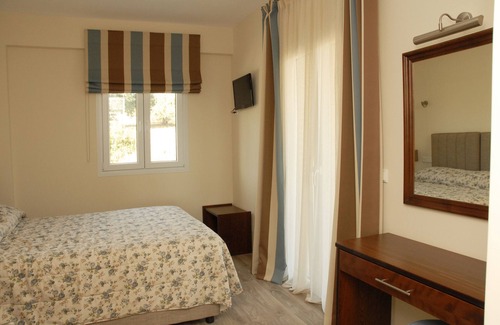 Zalongo Bed & Breakfast | Family Suite with Sea View and Pool in Preveza