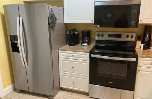 North Litchfield Beach Condo | Oceanfront Family Tides: Relax by the Pool & Spa