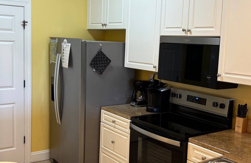 North Litchfield Beach Condo | Oceanfront Family Tides: Relax by the Pool & Spa