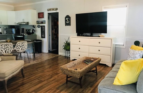 Umatilla Cottage | Pet-Friendly Cottage with Ocean Views & Spa Experience