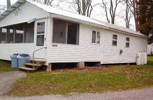 Brier Hill Cabin | Ideal Family Getaway at Black Lake with Private Beach Access