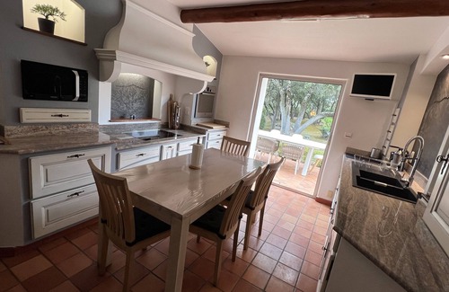 Piolenc Villa | Family Villa with Pool & Stunning Ocean Views in Provence